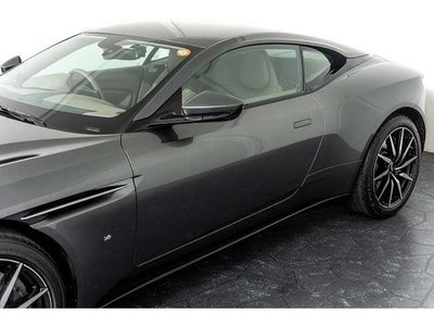 ASTON MARTIN DB11 - 10