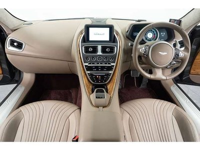 ASTON MARTIN DB11 - 4
