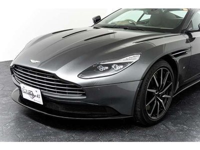 ASTON MARTIN DB11 - 9