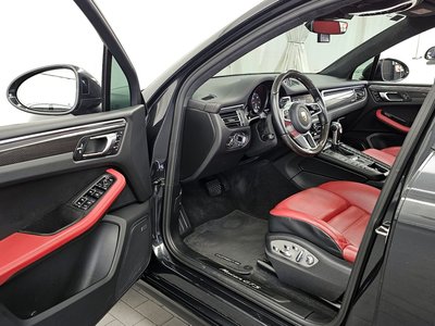 PORSCHE MACAN - 10