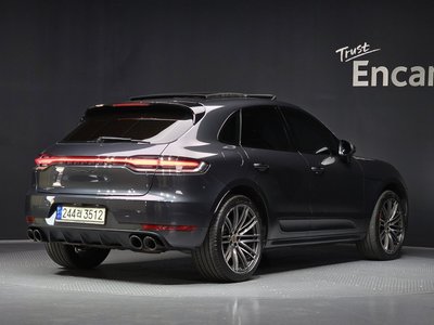 PORSCHE MACAN - 3