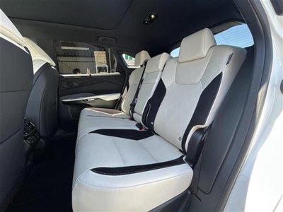 2025 Lexus RX thumbnail 33