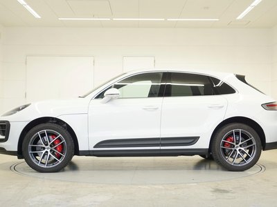 PORSCHE MACAN - 3