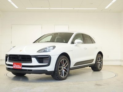 PORSCHE MACAN - 2