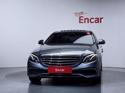 MERCEDES-BENZ E-CLASS - 2