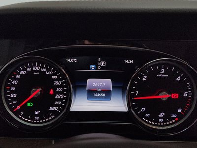 MERCEDES-BENZ E-CLASS - 8