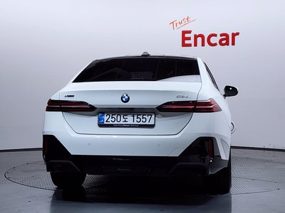 BMW 5 SERIES - 4
