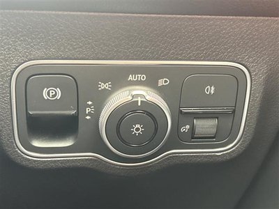 MERCEDES-BENZ GLB - 8