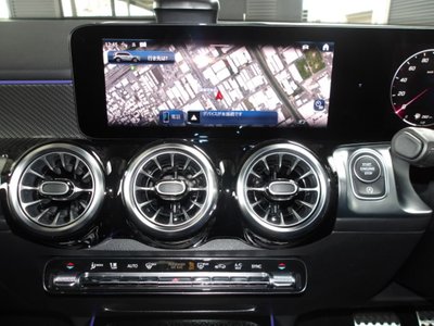 MERCEDES-BENZ GLB - 6