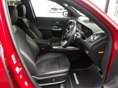 MERCEDES-BENZ GLB - 8