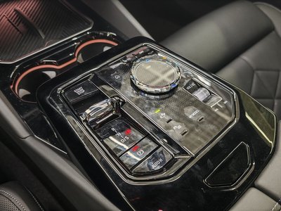 2025 BMW 5 SERIES 照片 7