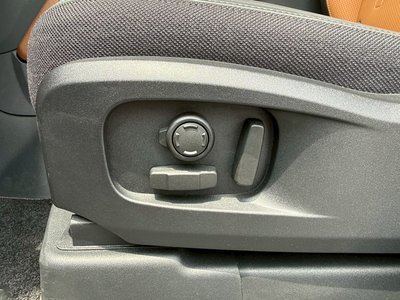 2023 LAND Rover DEFENDER thumbnail 64