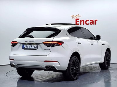 MASERATI LEVANTE - 3