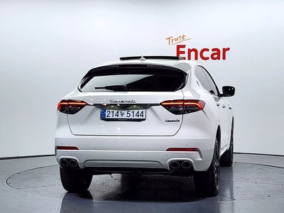 MASERATI LEVANTE - 4