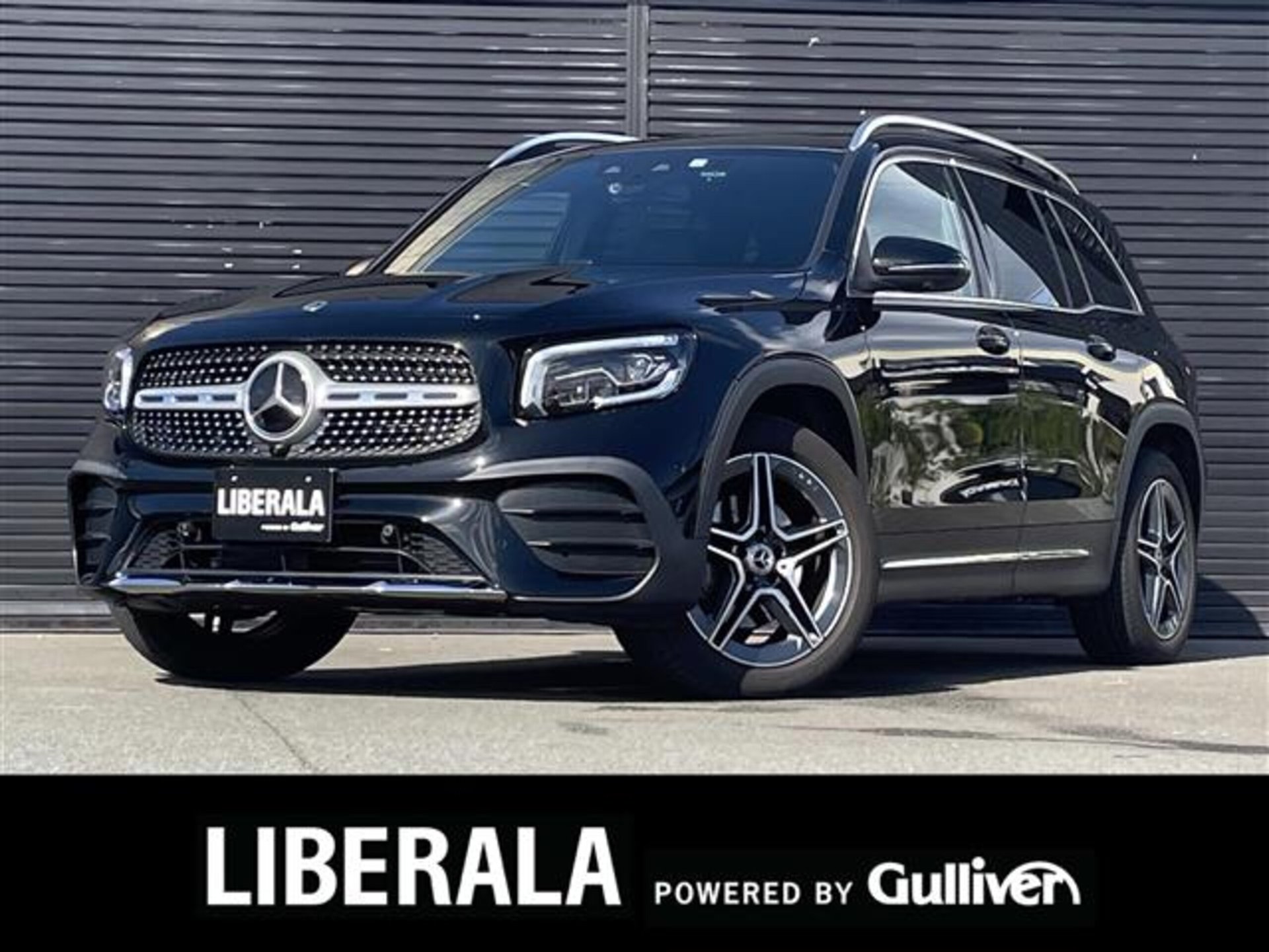 MERCEDES-BENZ GLB - View 1