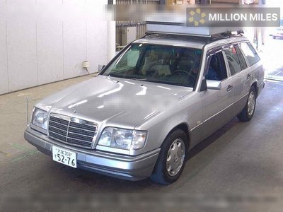 MERCEDES-BENZ E-CLASS - 4