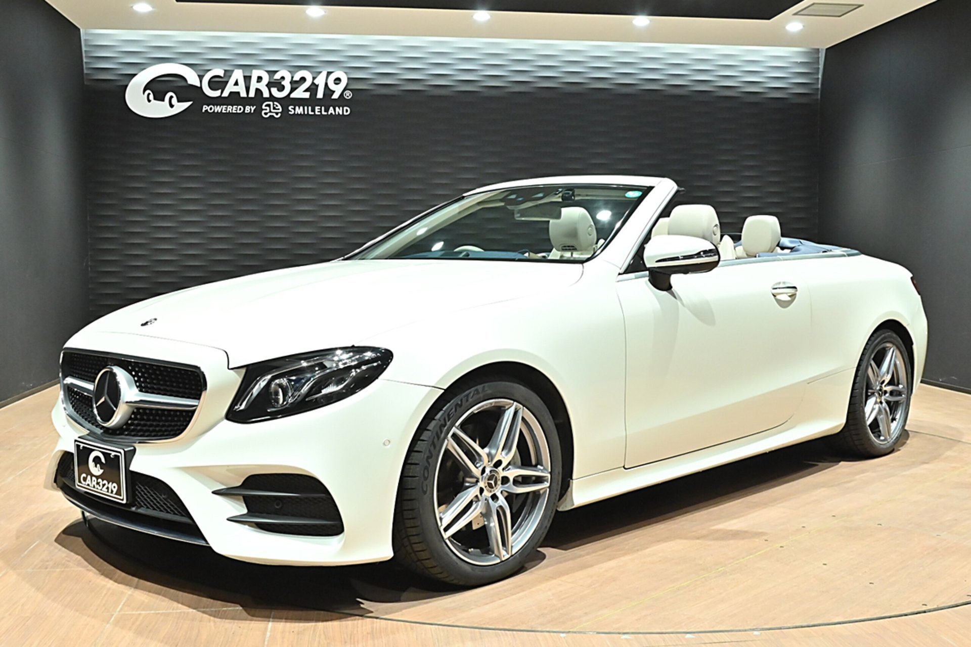 MERCEDES-BENZ E-CLASS CABRIOLET - View 1