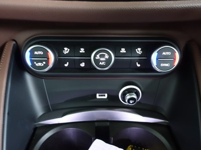 صورة مصغرة 22 لـ 2022 ALFA Romeo STELVIO