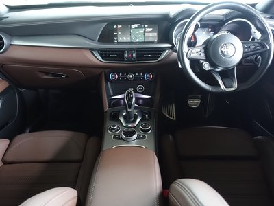 صورة مصغرة 18 لـ 2022 ALFA Romeo STELVIO