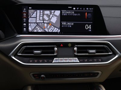 2021 BMW X6 — миниатюра 17