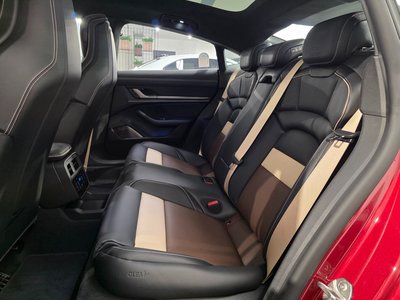 2025 Porsche TAYCAN 缩略图 13
