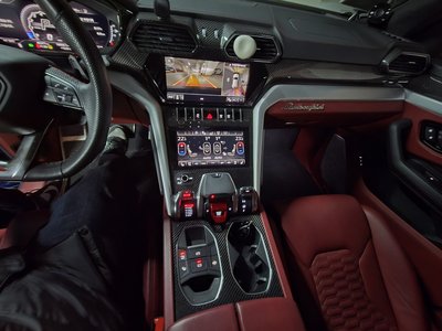 LAMBORGHINI URUS - 3