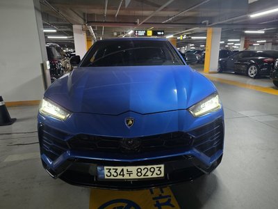 LAMBORGHINI URUS - 1