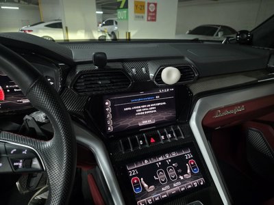 LAMBORGHINI URUS - 7