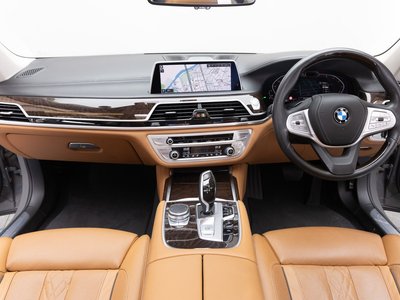 BMW 7 SERIES - 2