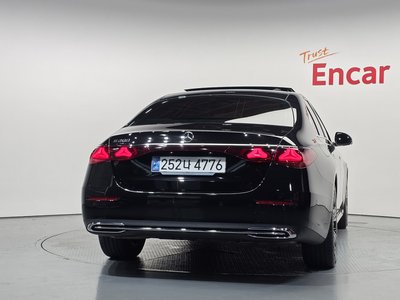 صورة 4 لـ 2025 Mercedes-BENZ E-CLASS