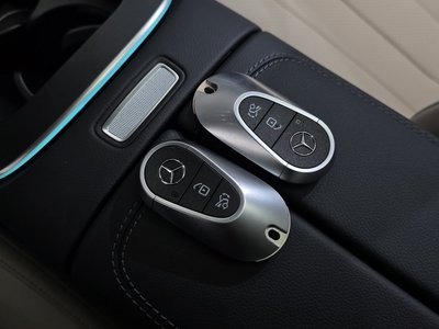 صورة مصغرة 30 لـ 2025 Mercedes-BENZ E-CLASS