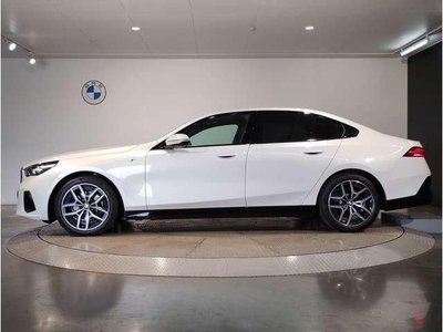 2024 BMW 5 SERIES 缩略图 8