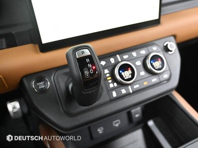 LAND ROVER DEFENDER - 9