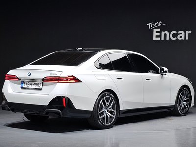 BMW 5 SERIES - 4