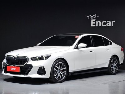 BMW 5 SERIES - 1