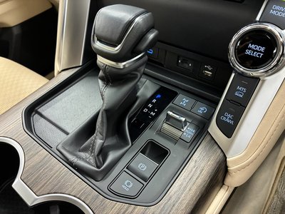 صورة مصغرة 40 لـ 2023 Toyota LAND CRUISER 300