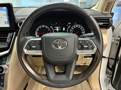 صورة مصغرة 32 لـ 2023 Toyota LAND CRUISER 300