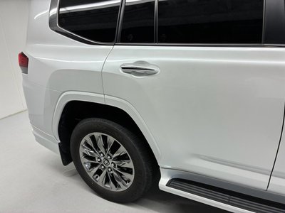 صورة مصغرة 80 لـ 2023 Toyota LAND CRUISER 300