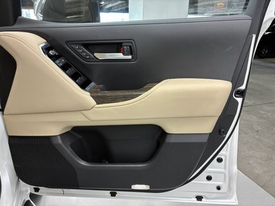 صورة مصغرة 23 لـ 2023 Toyota LAND CRUISER 300