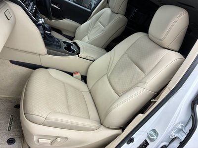 صورة مصغرة 46 لـ 2023 Toyota LAND CRUISER 300