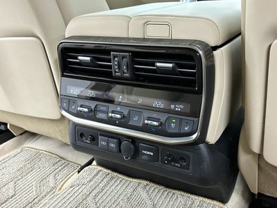 صورة مصغرة 55 لـ 2023 Toyota LAND CRUISER 300