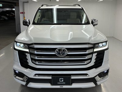 صورة 9 لـ 2023 Toyota LAND CRUISER 300