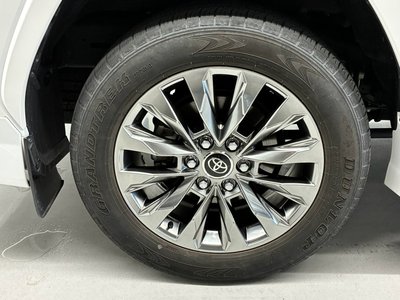 صورة مصغرة 15 لـ 2023 Toyota LAND CRUISER 300