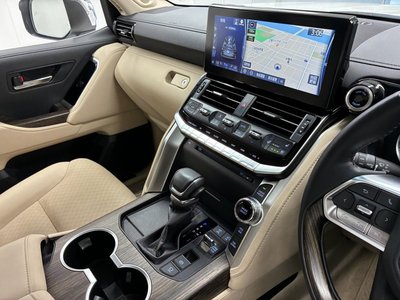 صورة مصغرة 36 لـ 2023 Toyota LAND CRUISER 300