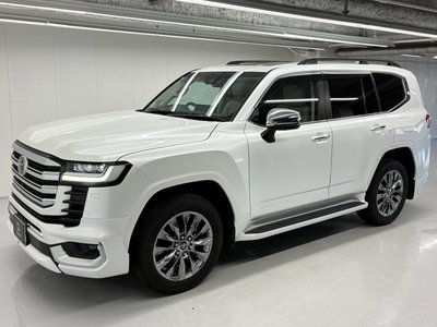 صورة 1 لـ 2023 Toyota LAND CRUISER 300