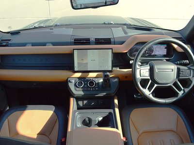 LAND ROVER DEFENDER - 9