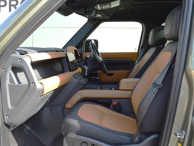 LAND ROVER DEFENDER - 10