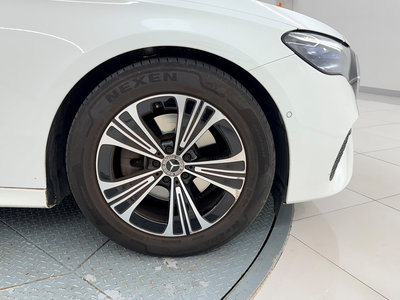 MERCEDES-BENZ E-CLASS - 9