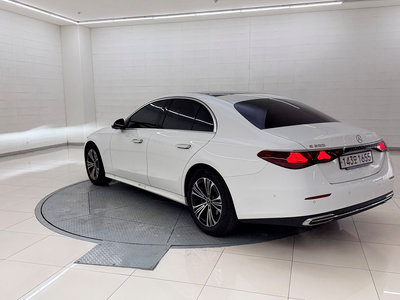 MERCEDES-BENZ E-CLASS - 2