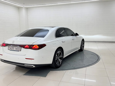 MERCEDES-BENZ E-CLASS - 6